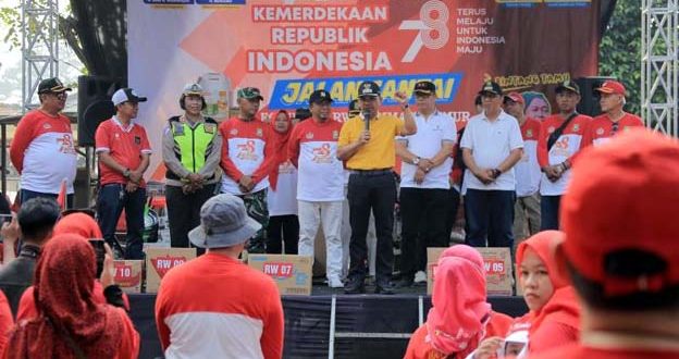 Sachrudin Lepas Jalan Santai Kemerdekaan Warga Sudimara Timur