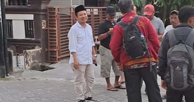 Kerap Banjir, Turidi Meninjau Pembangunan Jalan di Perumahan Alam Indah Cipondoh