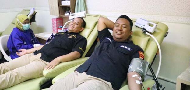 HUT Humas Polri Ke-72, Polres Tangsel Gelar Donor Darah Personel