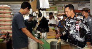 Pj Bupati Tangerang Tinjau Harga Sembako di Pasar Gudang