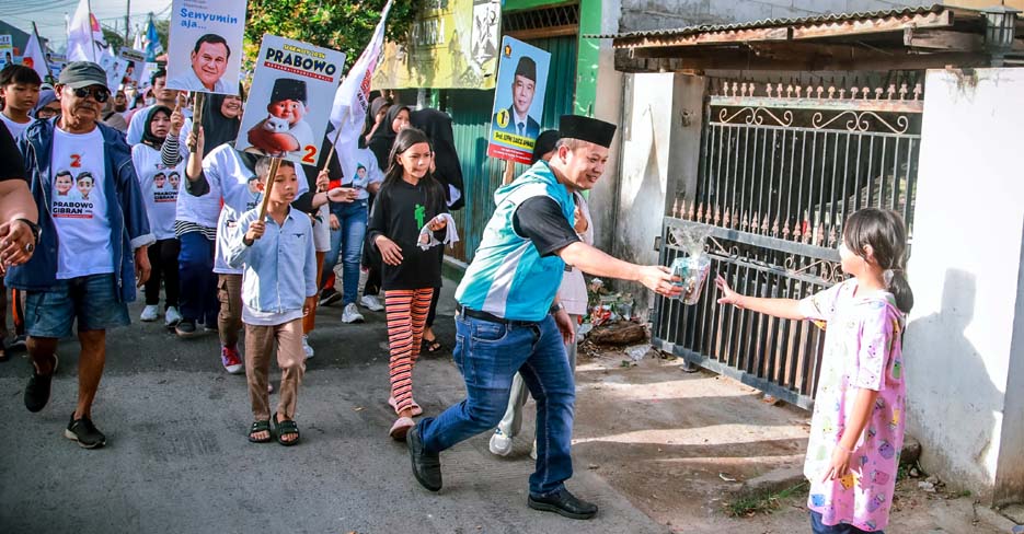 Turidi Susanto Ajak Warga Cipondoh Jalan Jalin dan Senam Gemoy Bersama