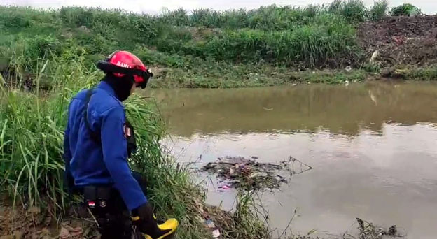 BPBD Kota Tangerang Telusuri Penampakan Buaya di Kali Sabi