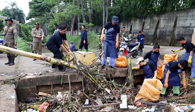 Banksasuci Ajak Warga Kota Tangerang Giat Bersihkan Kali