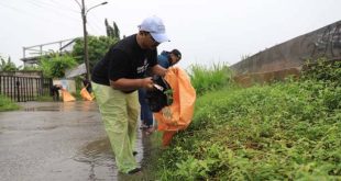 Pemkot Tangerang Bersama Banksasuci Bersihkan Sampah di Kali Ledug