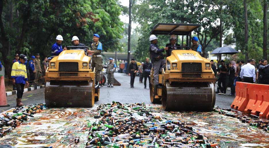 DPRD Apresiasi Pemusnahan Miras di HUT ke-31 Kota Tangerang