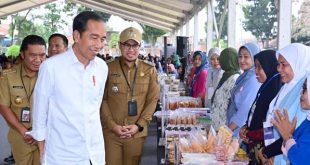 Presiden Jokowi Temui Nasabah PNM Mekaar di Kota Tangsel
