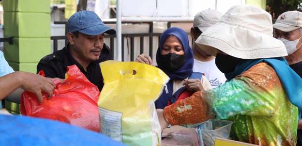 Pemkot Tangerang Salurkan 241 Ton Beras Murah