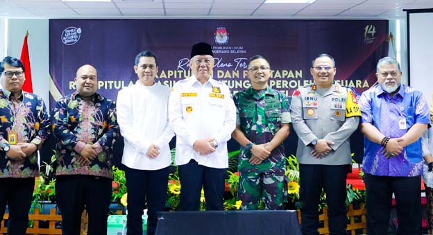 Benyamin Buka Rapat Pleno Rekapitulasi Suara Pemilu Kota Tangsel