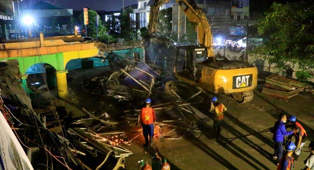 Revitalisasi Masuk Proses Pembongkaran Gedung Pasar Anyar