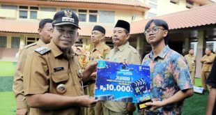 Pj Walikota Serahkan Award Video HUT ke-31 Kota Tangerang