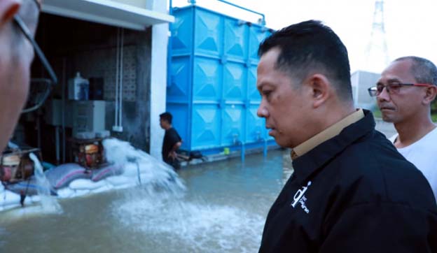 Pj Bupati Tangerang Tinjau Lokasi Banjir di Desa Bunar Sukamulya