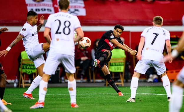 Bayer Leverkusen Kalahkan West Ham United 2-0