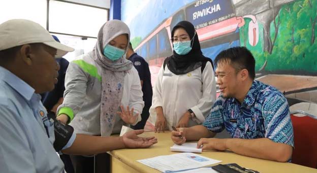 Dinkes Kota Tangerang Cek Kesehatan Sopir Bus di Terminal Poris Plawad