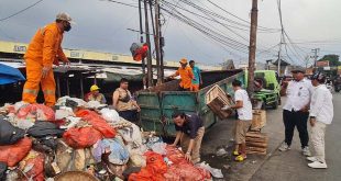 DLH Kota Tangsel Angkut Ratusan Ton Sampah Selama Libur Lebaran