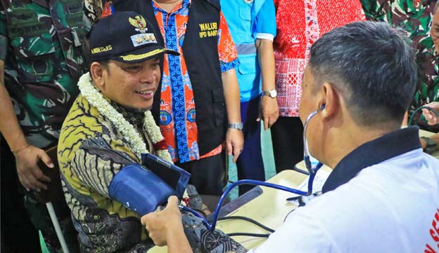 Nurdin Apresiasi Pengobatan Gratis di Sekolah Dharma Widya