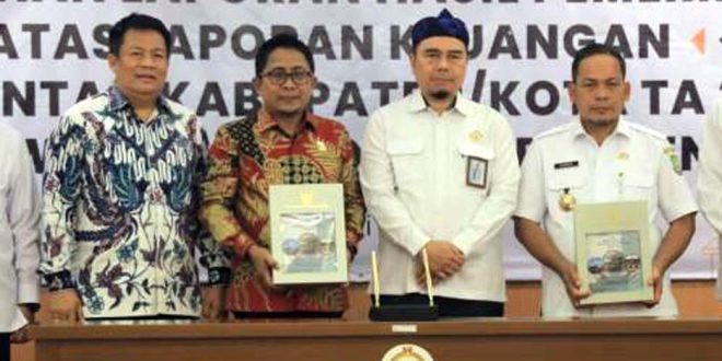 Ketua DPRD Dampingi Pj Walikota Nurdin Terima Opini WTP ke-17 dari BPK RI