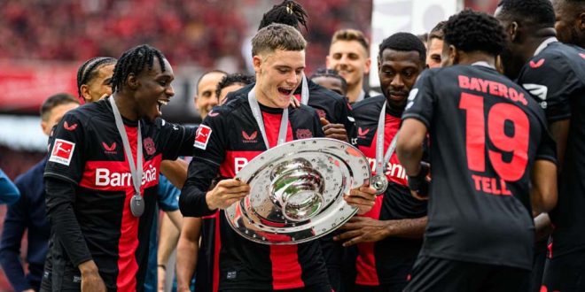 Bayer Leverkusen 2-1 Augsburg: Werkself Juara Bundesliga Tak Terkalahkan