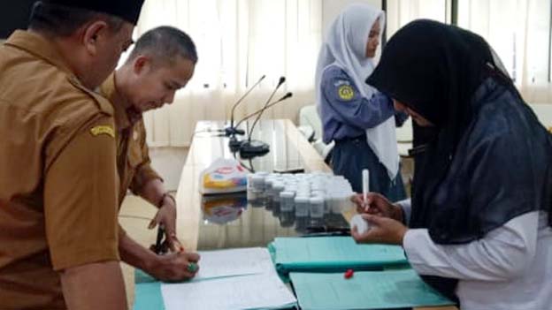 Pemkot Serang Bersama BNN Banten Gelar Tes Urine para ASN