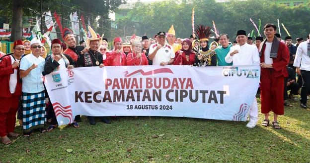 Kecamatan Ciputat Gelar Pawai Budaya HUT ke-79 RI