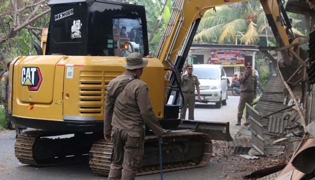 Pemkab Tangerang Tertibkan Bangunan Liar di Atas Drainase