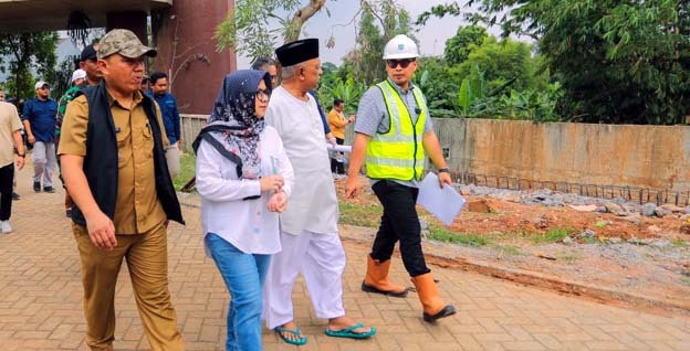 Pilar Tinjau Lanjutan Pembangunan Turap Kali Ciater Hilir