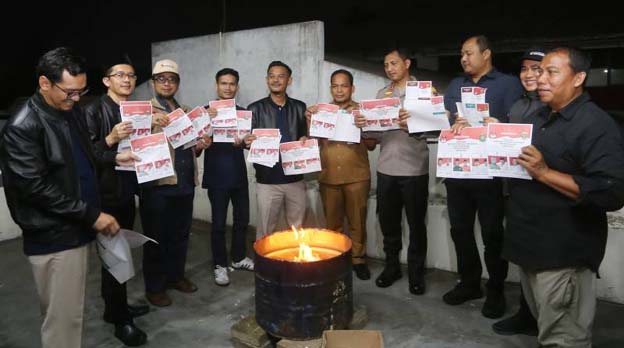 KPU Kota Tangerang Bersama Forkopimda Musnahkan Sisa Surat Suara