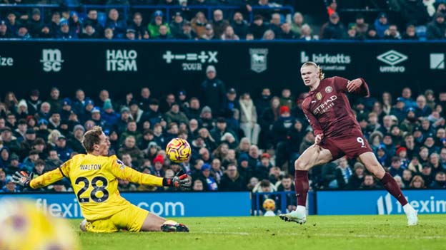 Phil Foden Bawa Manchester City Kalahkan Ipswich Town 6-0