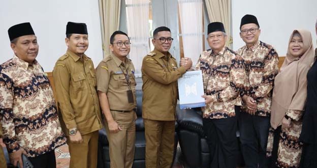 Efisiensi Anggaran, Andra Soni: Optimalkan Pembangunan Masyarakat