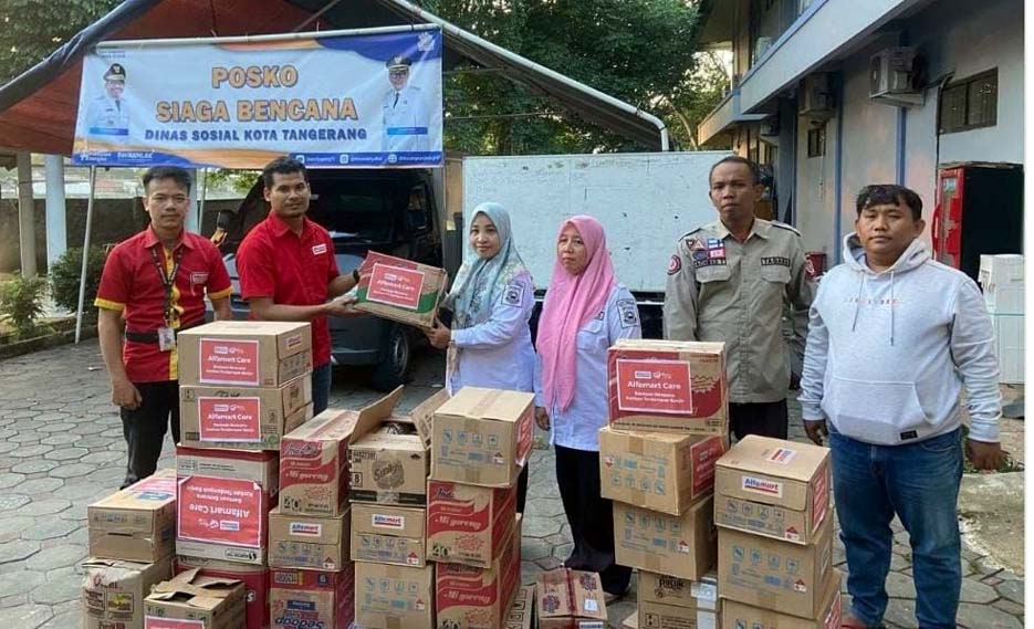 Dinsos Kota Tangerang Distribusikan Bantuan untuk Warga Korban Banjir