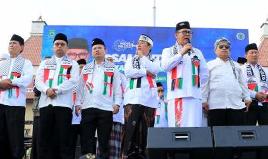 Aksi Massa Peduli Palestina Padati Taman Elektrik Kota Tangerang