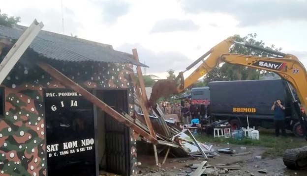 Polisi Bongkar Bangunan GRIB Jaya di Lahan Milik BMKG Tangsel