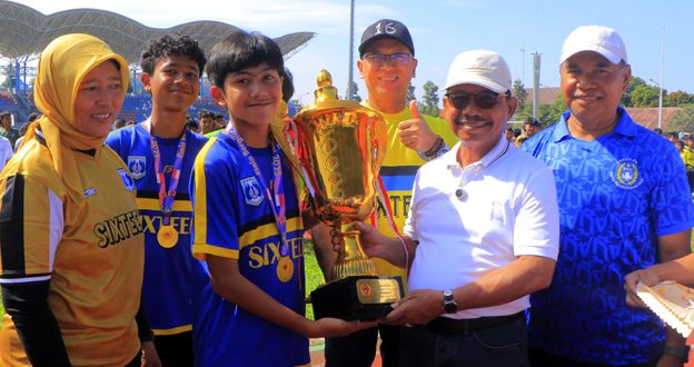 Sachrudin Buka Liga Askot dan Apresiasi Capaian SMPN 16