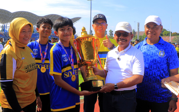 Sachrudin Buka Liga Askot dan Apresiasi Capaian SMPN 16