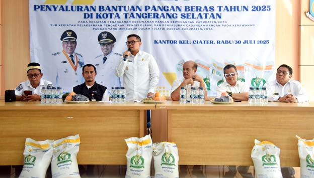 Pemkot Tngsel Bersama Bulog Salurkan Bantuan Pangan Beras untuk 18.024 KPM