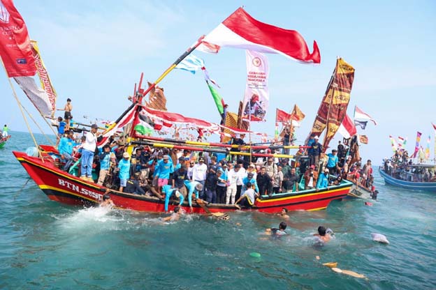 Ruwat Laut Nelayan Carita Potensi Wisata Budaya Masyarakat