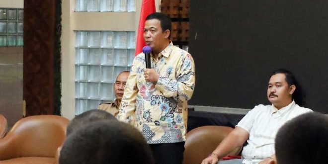 Ketua DPRD Terima Audiensi Calon Pengibar Bendera Pusaka di Puspem