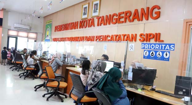Warga Kota Tangerang Bisa Cetak Dokumen Kependudukan Mandiri