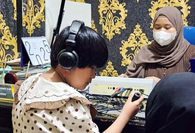 BAZNAS Kota Tangerang Salurkan Alat Bantu Dengar Gratis