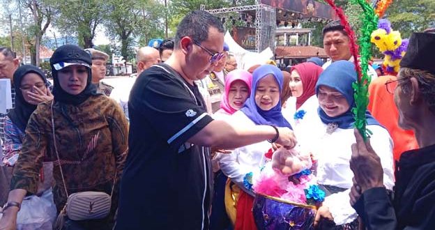 Walikota Serang Borong Dagangan UMKM di Festival Kaibon 2025