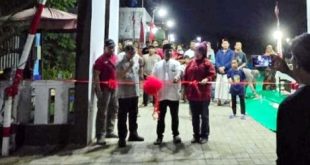 Ketua Komisi III DPRD bersama Warga Resmikan Gapura Lingkungan RW