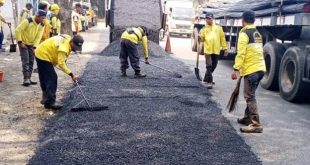 Pemkot Tangerang Lakukan Penambalan Jalan Pajajaran Jatiuwung