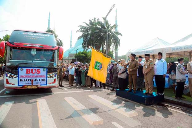 Pemkot Tangerang Lepas 393 Jemaah Calon Haji Kloter 16 JKB