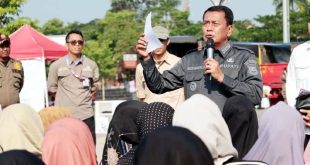 Bupati Tangerang Bagikan 2.000 Paket Sembako Murah di Tigaraksa