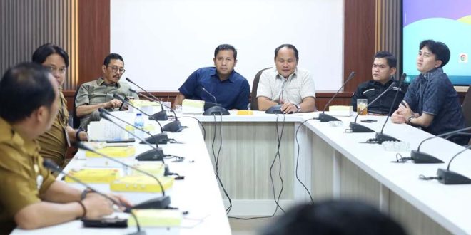 Komisi I DPRD Gelar RDP Penertiban Pemasangan Tiang Jaringan Internet Tanpa Izin
