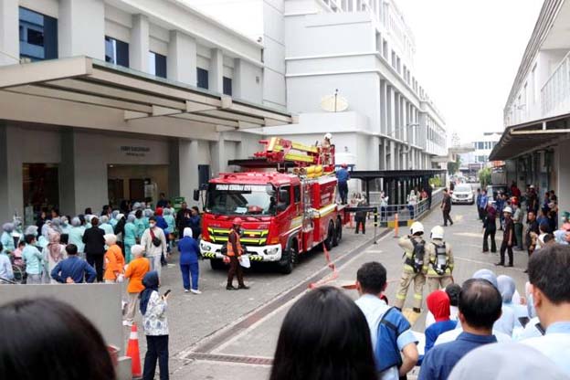 BPBD Kota Tangerang Gelar Simulasi Penanganan Kebakaran di Primaya Hospital