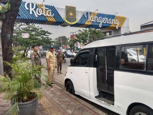 Pemkot Tangerang Tertiban Parkir Liar di Akses Perbatasan