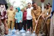 Atasi Kekeringan, Gubernur Andra Soni Distribusikan Air Bersih