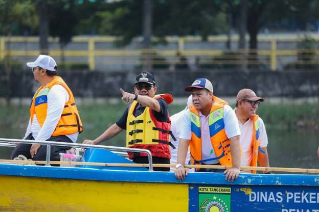 Jaga Layanan Air, Sachrudin Cek Kondisi Debit Sungai Cisadane